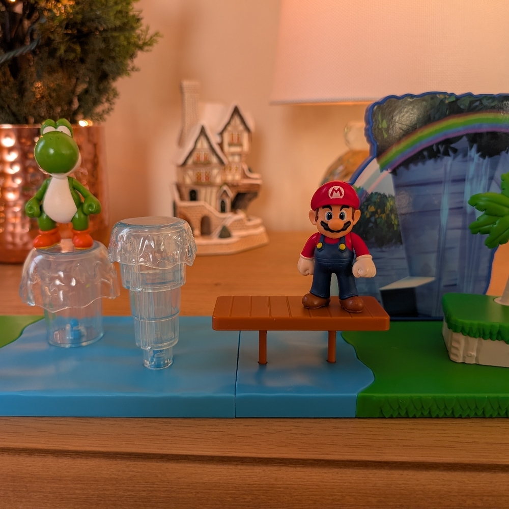 Licensed Nintendo Super Mario and Yoshi Playset